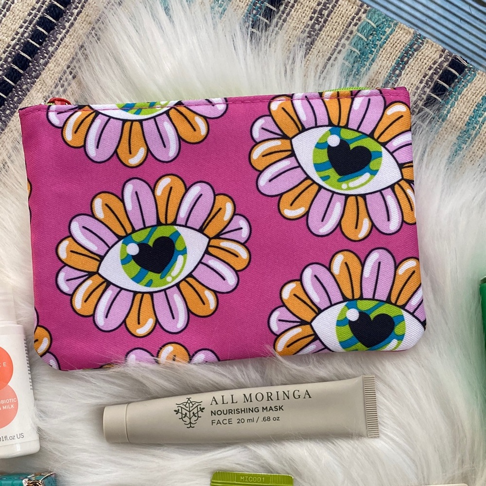 Beauty bundle-Bright Pink Floral Eye-Graphic Cosmetic Pouch with 9 beauty items - Picture 5 of 10